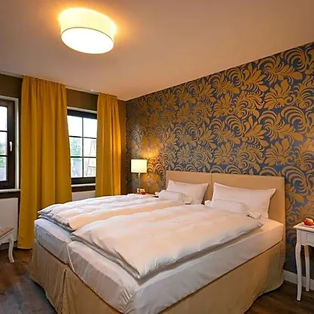 Am Kirchplatz Hotel Sachsenheim (Ludwigsburg)